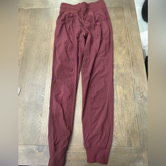 Lululemon Dance Studio Jogger - Sz 2 **** - Picture 3 of 8